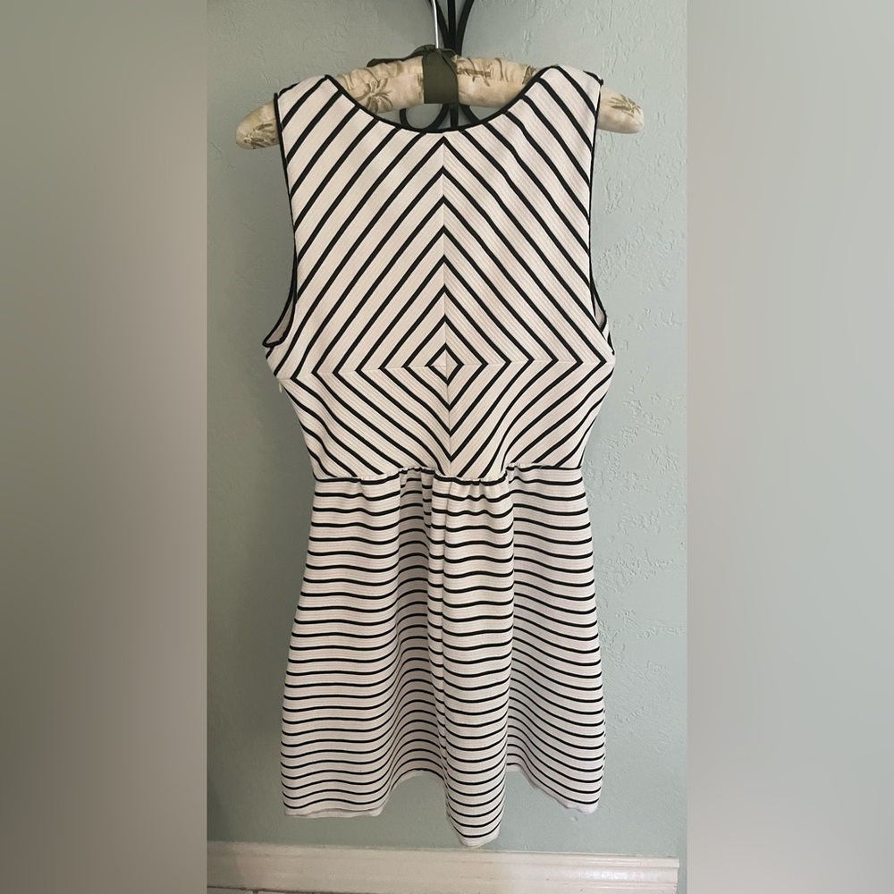 Anthropologie Maeve black and white dress size 12 - Picture 3 of 6